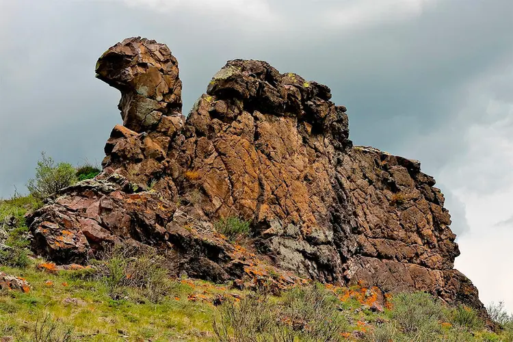 Гора Теве-Даш или Теве-Хая (Верблюжья скала)  